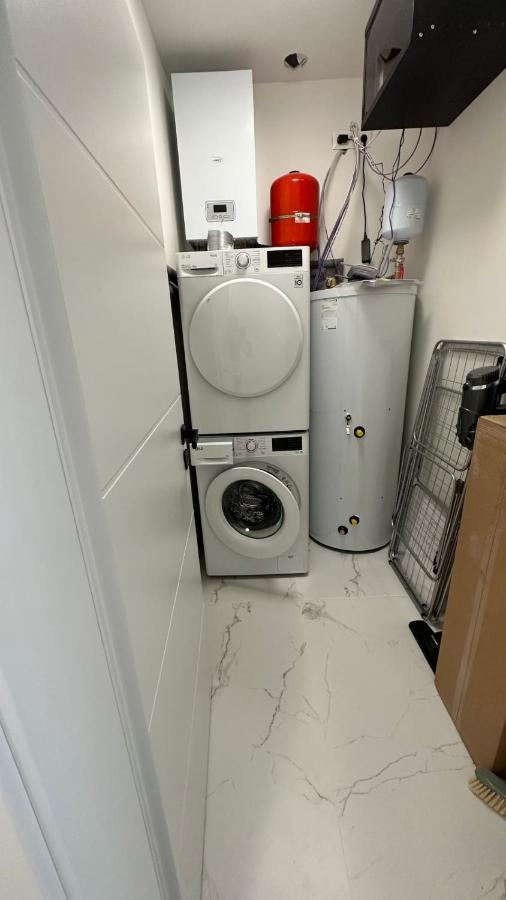 Klimatizovany Apartmanovy Dom S Virivkou, 9A Senec Bagian luar foto