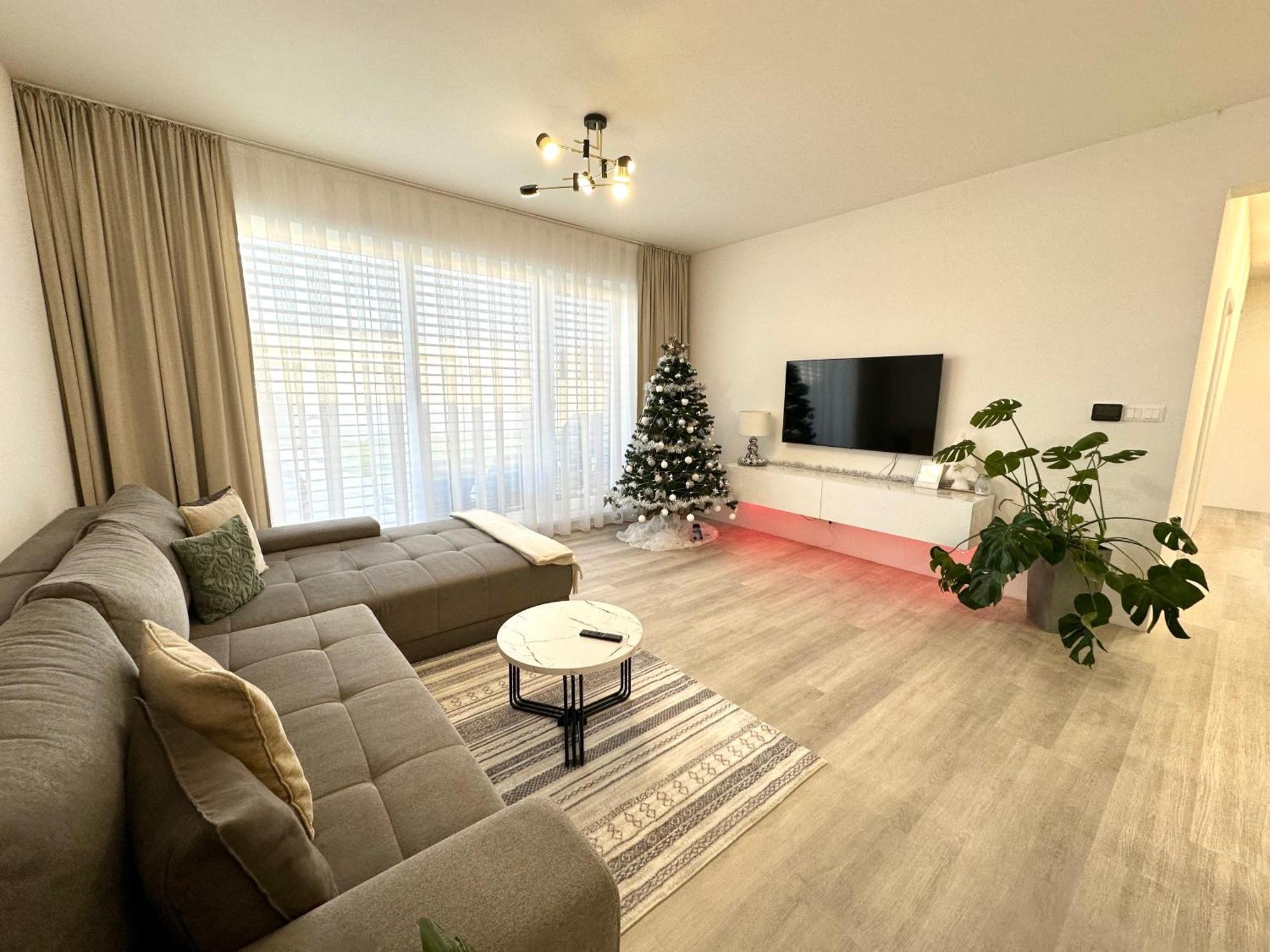 Klimatizovany Apartmanovy Dom S Virivkou, 9A Senec Bagian luar foto