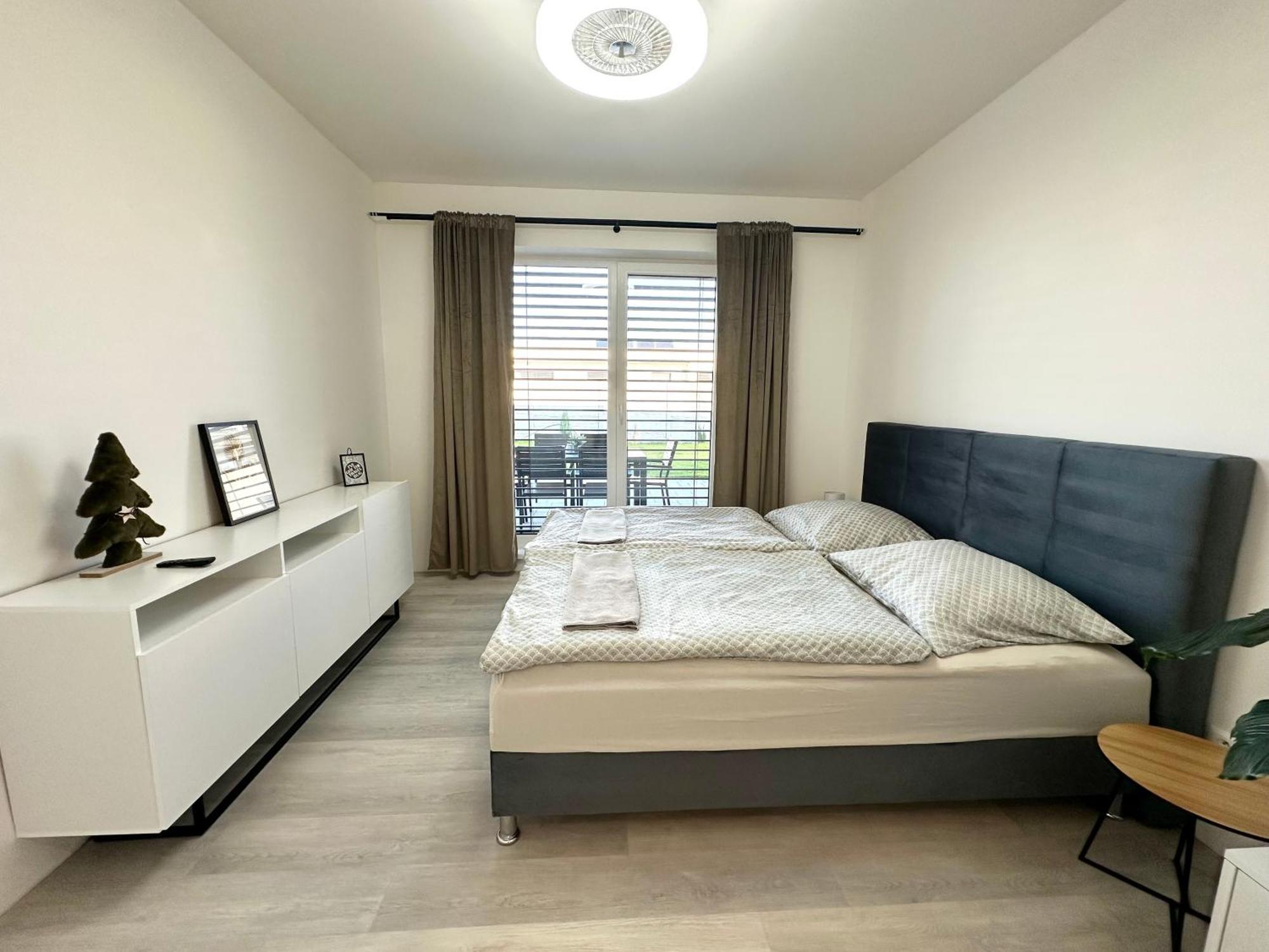 Klimatizovany Apartmanovy Dom S Virivkou, 9A Senec Bagian luar foto